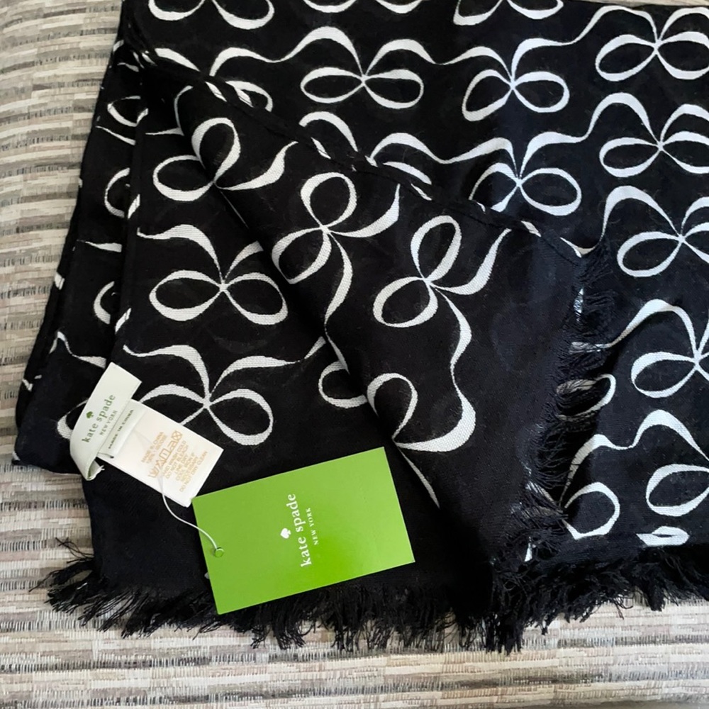 Kate Spade black and white scarf wrap